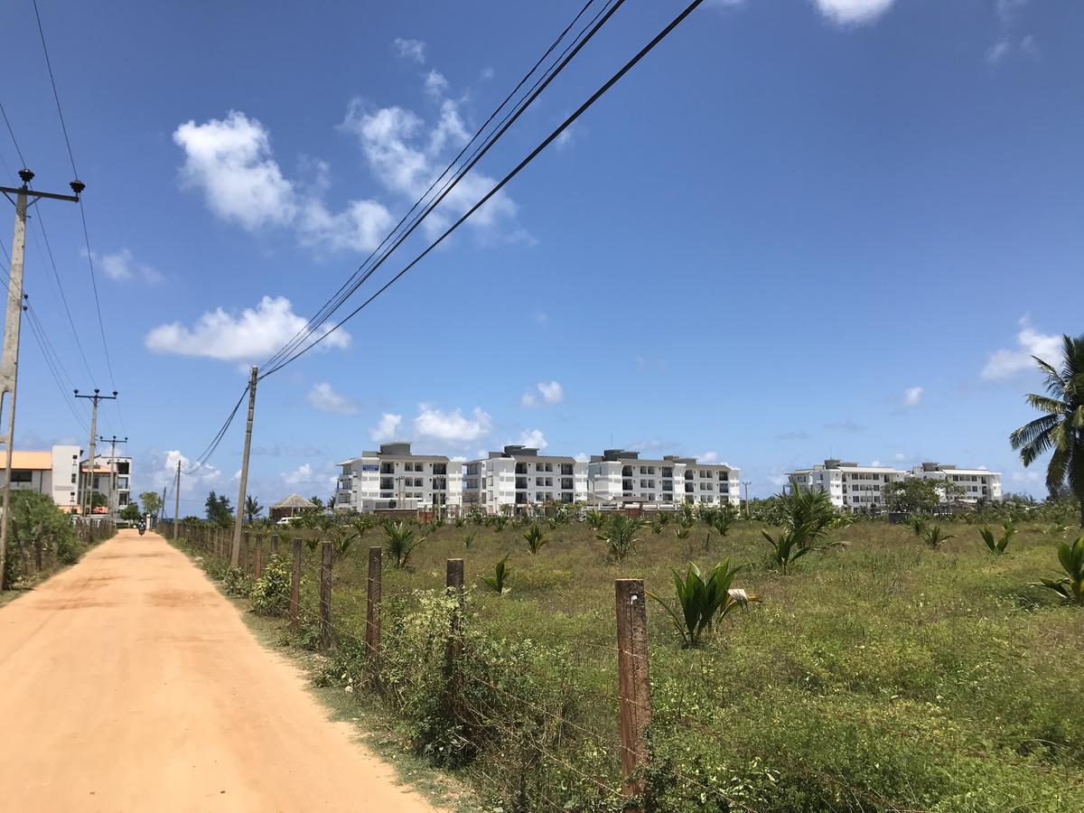 Araliya Oceanfront Condos Nilaveli, Trincomalee Buitenkant foto