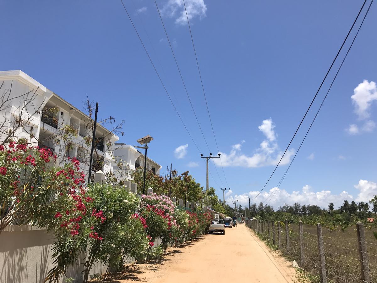 Araliya Oceanfront Condos Nilaveli, Trincomalee Buitenkant foto
