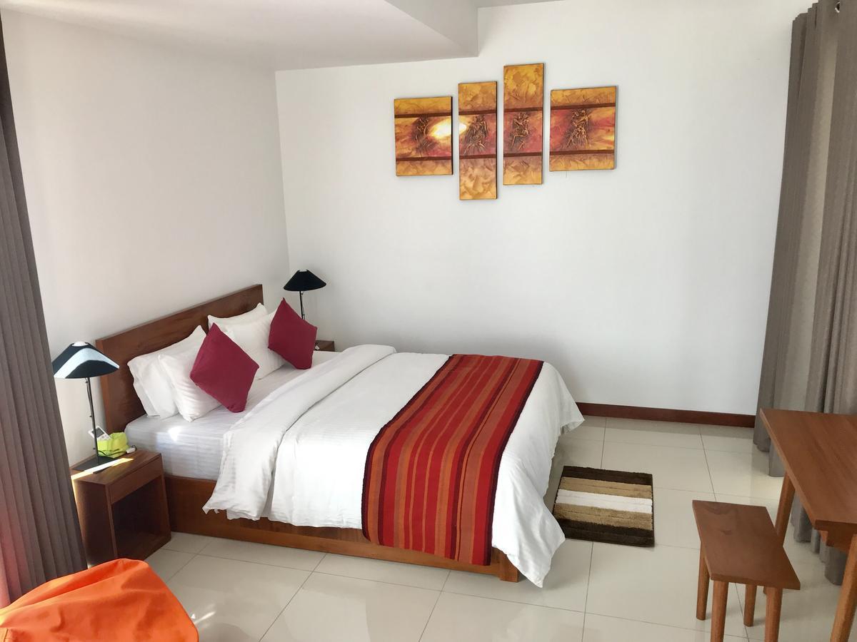 Araliya Oceanfront Condos Nilaveli, Trincomalee Buitenkant foto