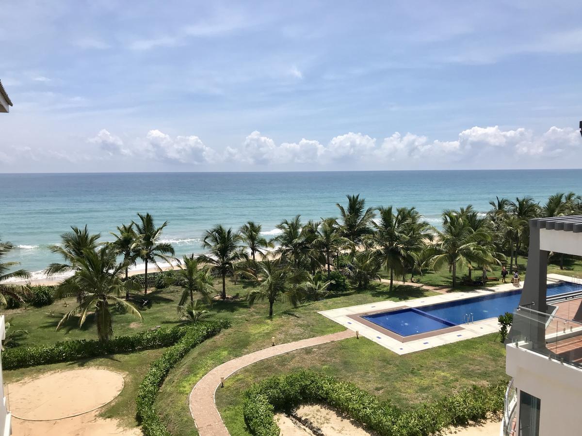 Araliya Oceanfront Condos Nilaveli, Trincomalee Buitenkant foto