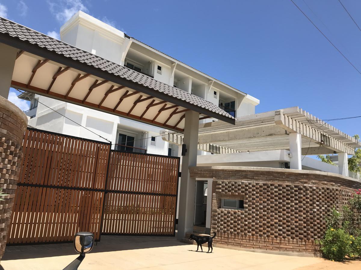 Araliya Oceanfront Condos Nilaveli, Trincomalee Buitenkant foto